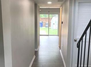 104 Catoctin Cir SW, Leesburg, VA 20175