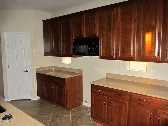 3rd image of 15685 W GLENROSA Avenue