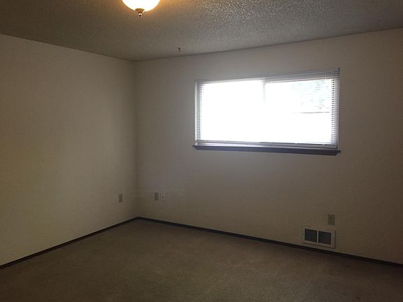 5th image of 12708 NE 118th St APT 2
