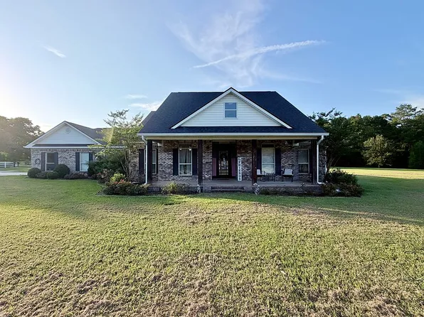 1928 Kennedy Ln, Moss Point, MS 39562