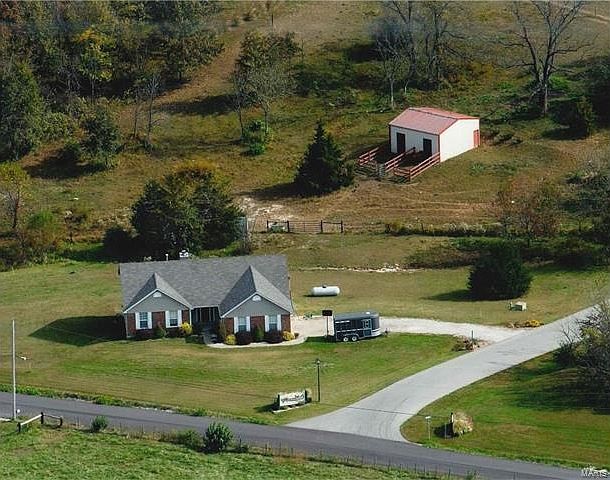 1st image of 401 Ravenwood Dr