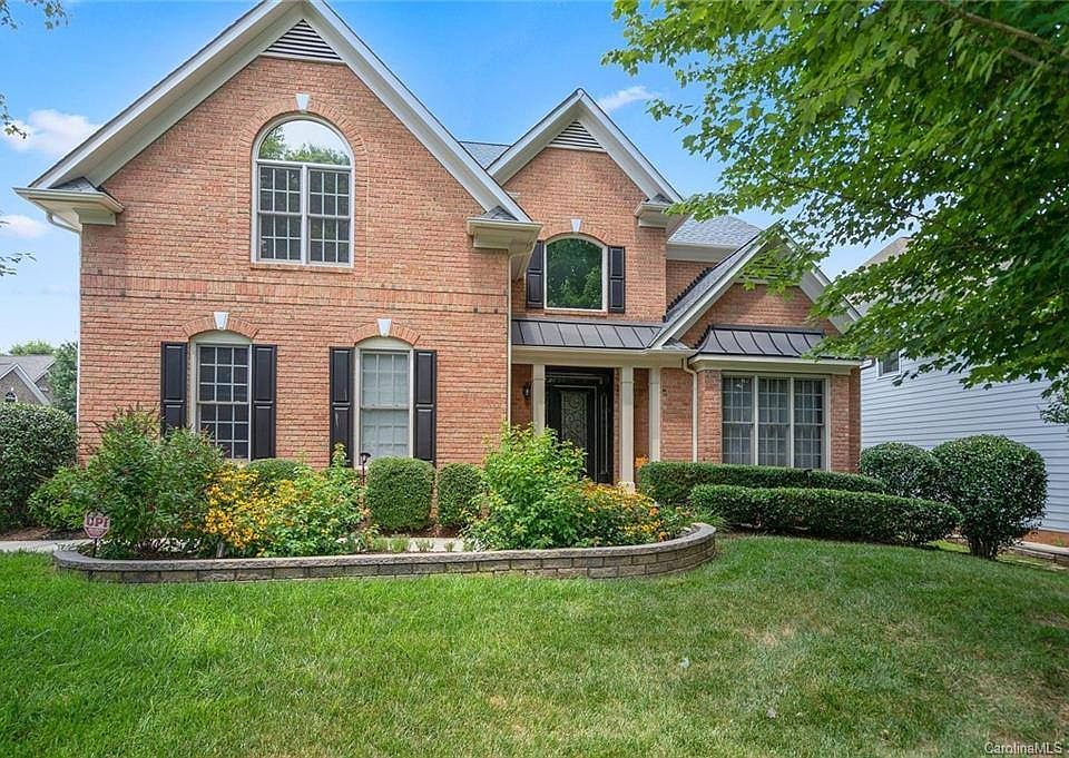 1st image of 120 Cloister Ln