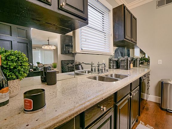 4th image of 4417 Swiss Ave APT 6