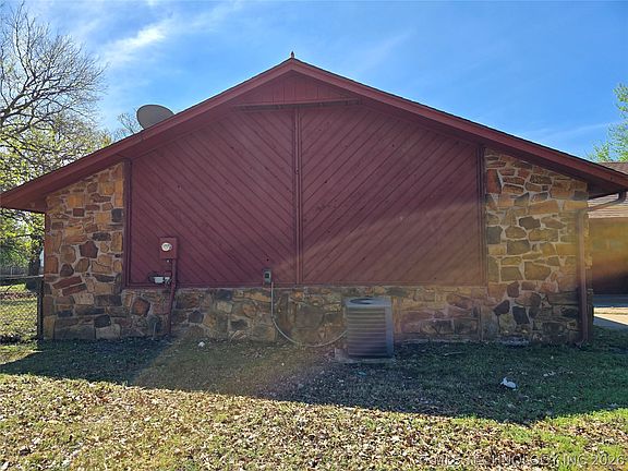5th image of 1511 Timber Ridge Dr