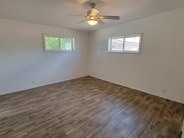 2107 S Ventura Dr — Photo 23