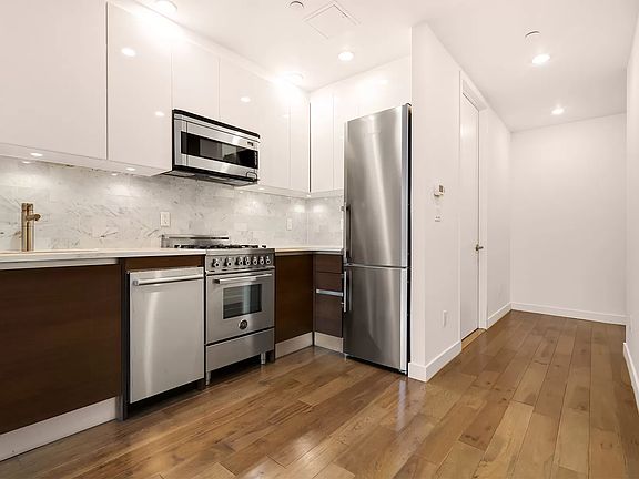 4th image of 11-35 45th Ave #5D