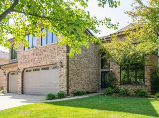 302 Warwick Ln, Bloomingdale, IL 60108