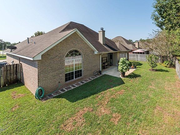 3rd image of 12512 Hamilton Dr