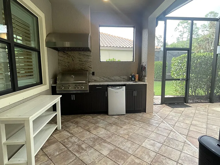 9251 Isla Bella Cir — Photo 12