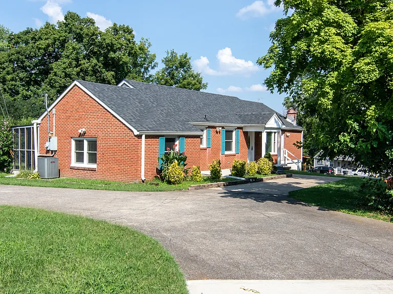 313 Rachel Rd — Photo 2