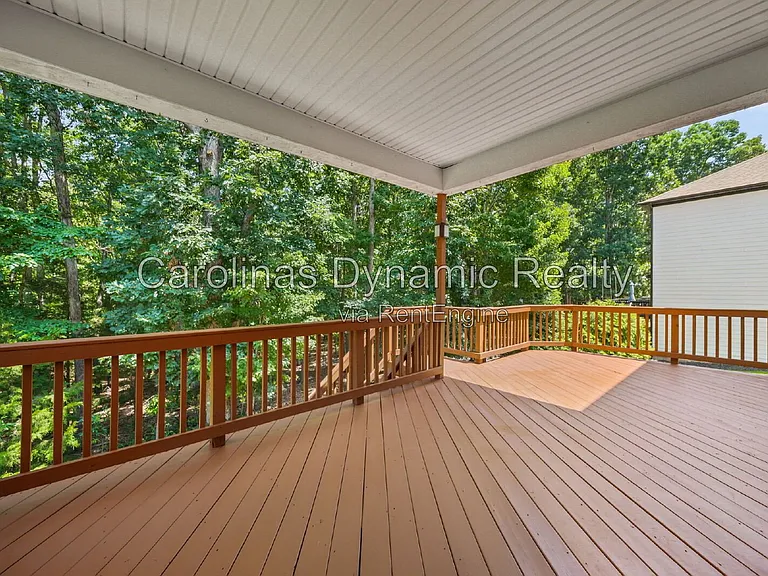 1912 Madeira Cir — Photo 29