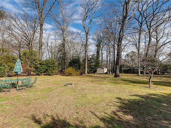 5th image of 3021 Clarendon Dr