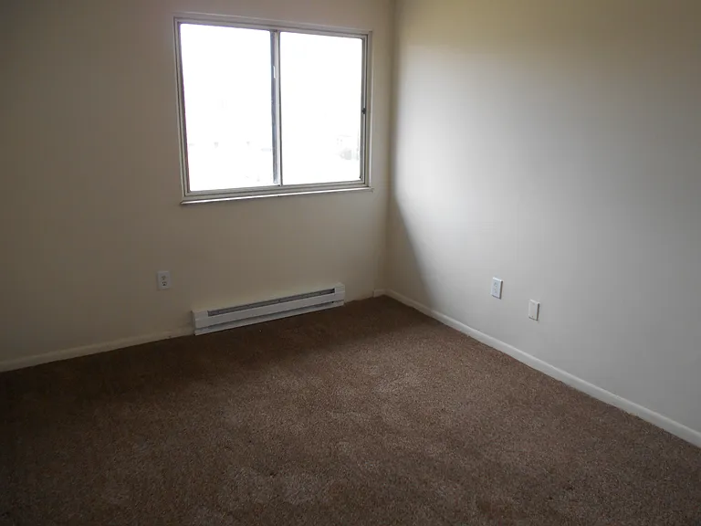 Charles Place Apartments — Photo 8