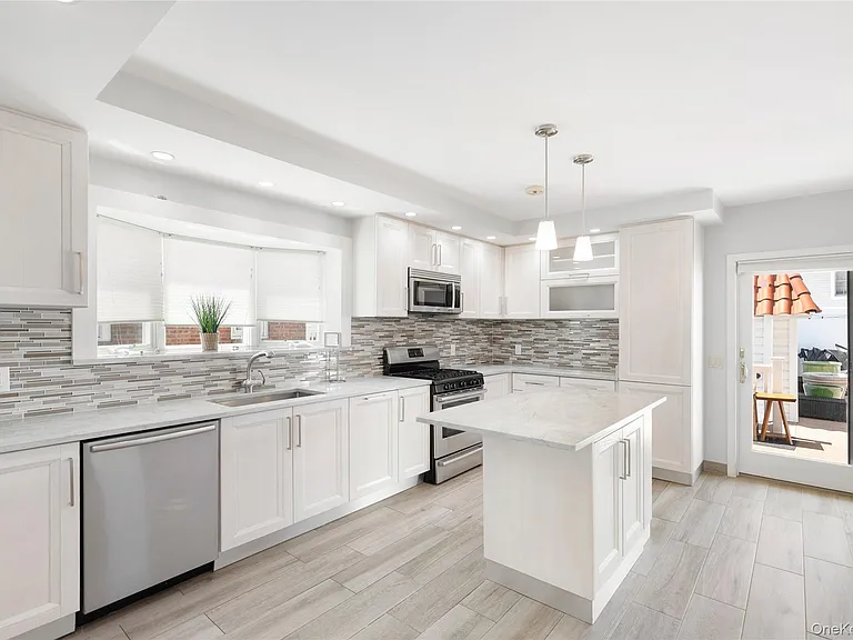 191 Beach 140th St — Photo 3