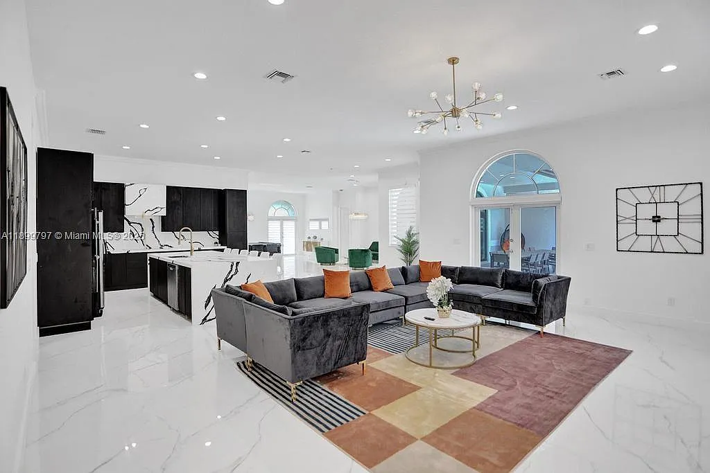 Mecuda Estates — Photo 1
