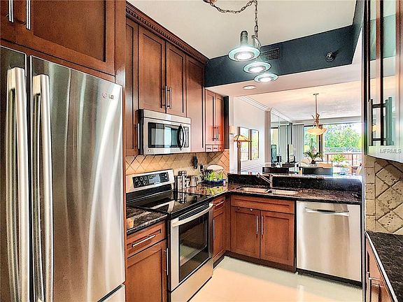 4th image of 401 E Robinson St Unit 103
