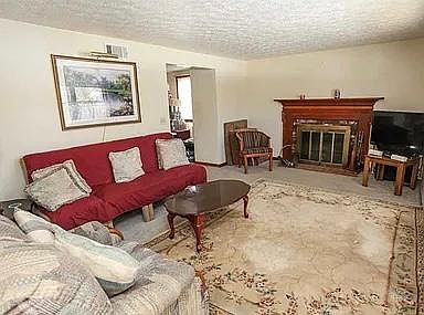 5th image of 168 Cranwell Dr