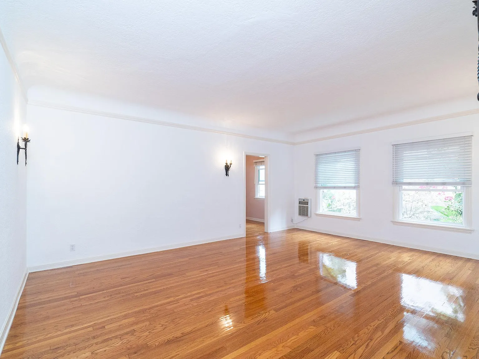 1 bed, 850 sqft, $3,195 — Photo 1