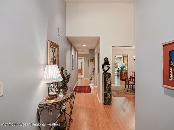 3rd image of 1504 Cloverdale Ct