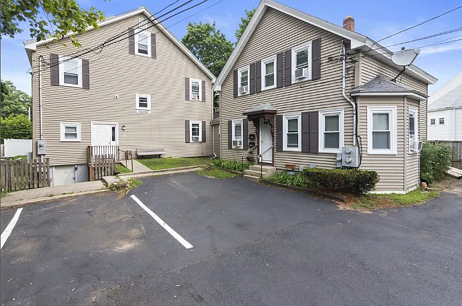 17 Fulton Pl #14