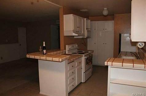 5th image of 5403 Newcastle Ave APT 27