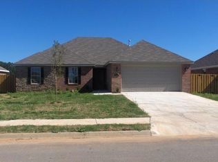 1060 Richards St, Pea Ridge, AR 72751