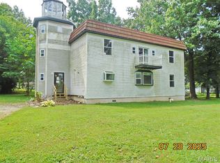 1168 E Lakeshore Dr, Bismarck, MO 63624