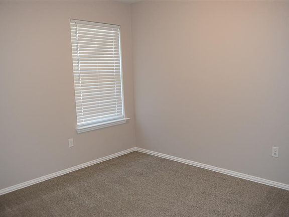 5th image of 1539 E Ohio Ave