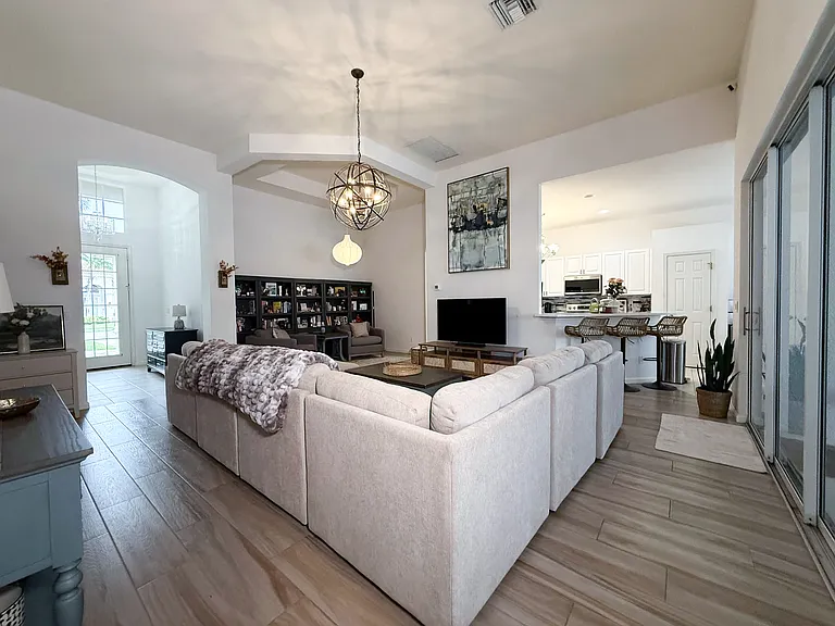 7829 Founders Cir — Photo 10