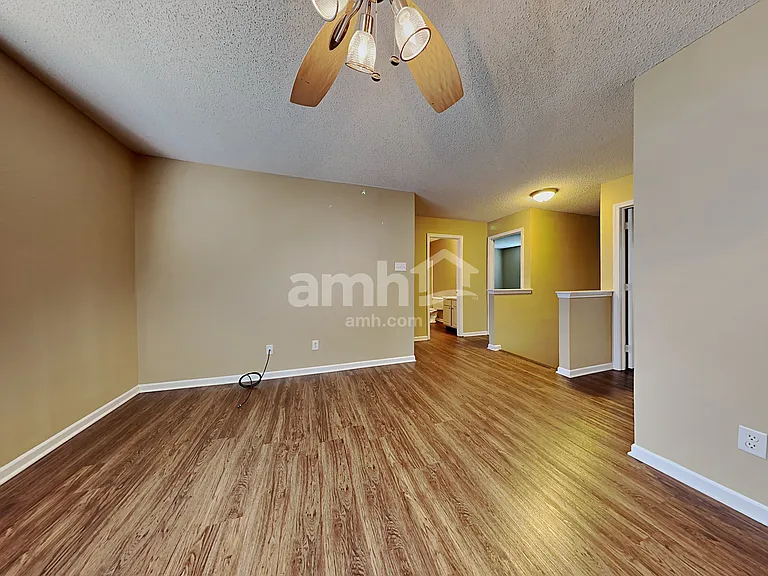 10981 Clear Spring Dr — Photo 8