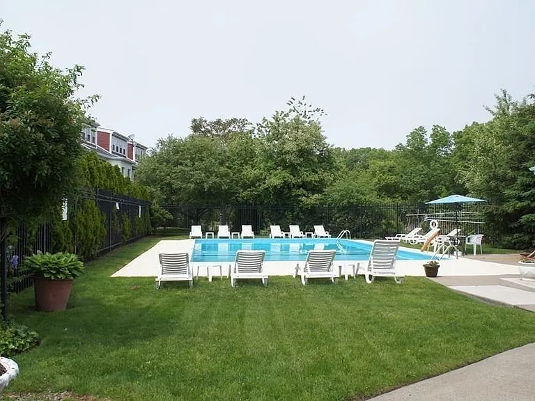 138 Quincy Shore Dr #172 — Photo 9