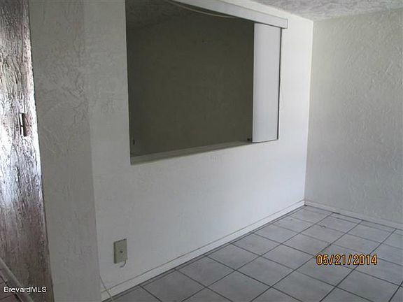 5th image of 155 W Towne Pl