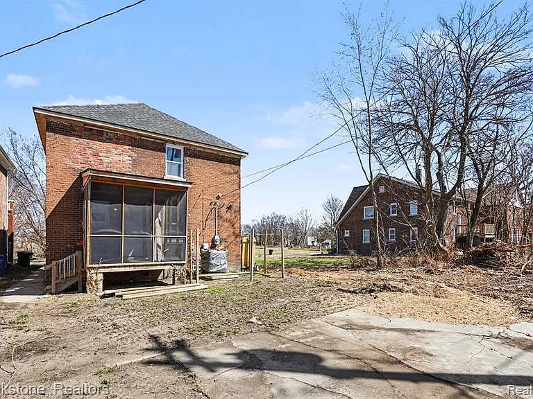 5533 Sheridan St — Photo 27