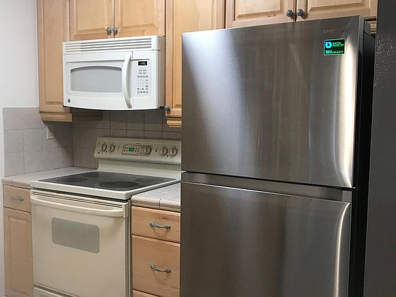 5th image of 316 E Surfside Dr #316