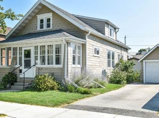 1658 S 59th St, West Allis, WI 53214