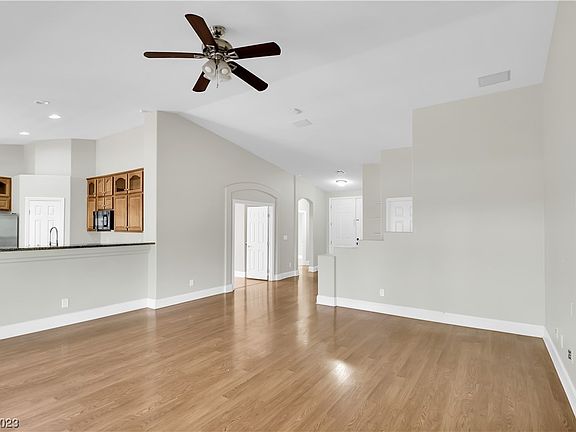 5th image of 1052 Augusta Wood Ct