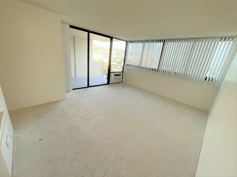 1571 Piikoi St #803 — Photo 2