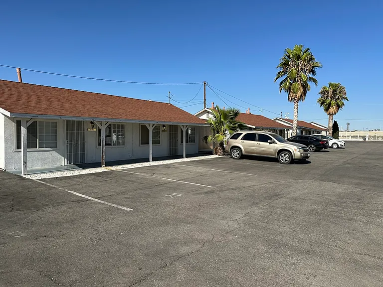 45305 Sierra Hwy — Photo 18