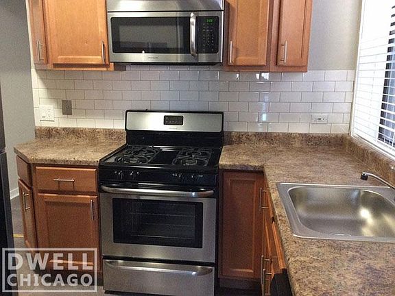 3rd image of 3428 N Elaine Pl
