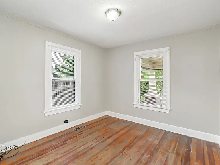 1811 Fleming St — Photo 16
