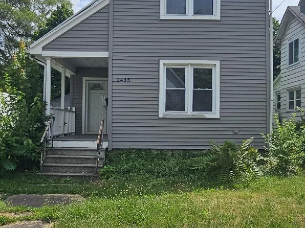 2435 Apple Ave, Lorain, OH 44055