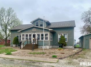 202 W Mound St, Girard, IL 62640