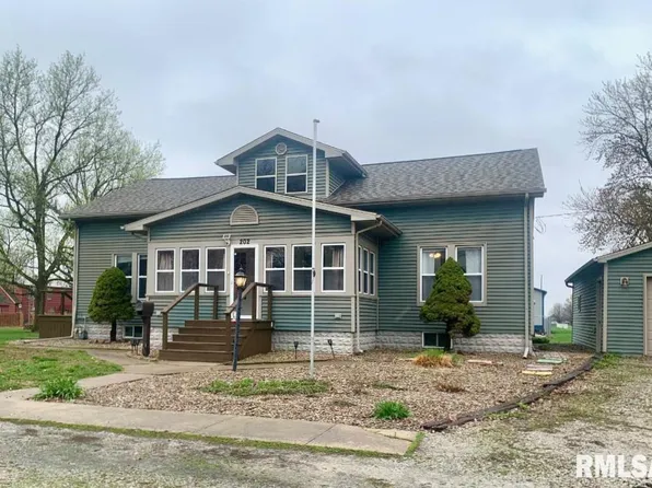 202 W Mound St, Girard, IL 62640