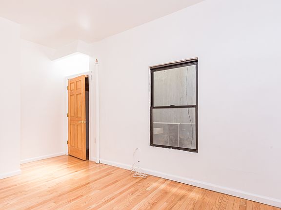 3rd image of 500 E 84th St #15