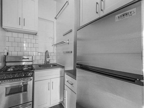 4th image of 82 Jane St APT 5D