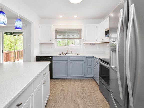 5th image of 3613 Heathers Way