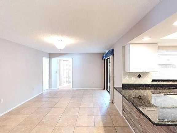 5th image of 115 Mimosa Dr