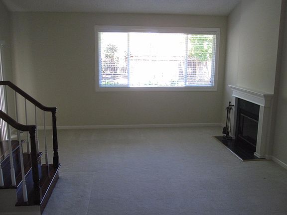 4th image of 125 Connemara Way APT 29