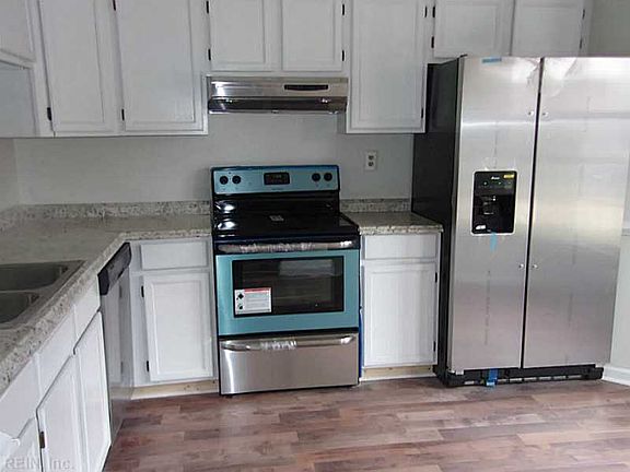 3rd image of 1343 Battleford Dr