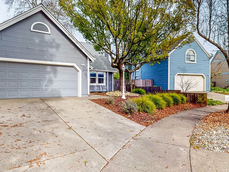 2135 Pebblewood Ct — Photo 5